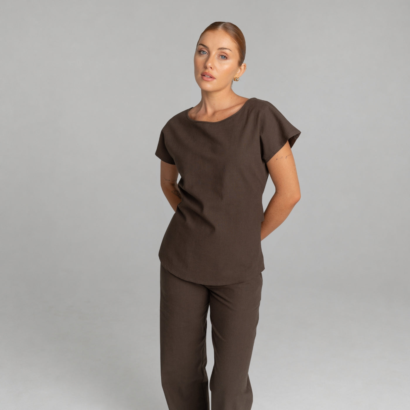 Avery Linen Tunic in organic linen-cotton with rounded neckline and back tie | Spring Spa Wear