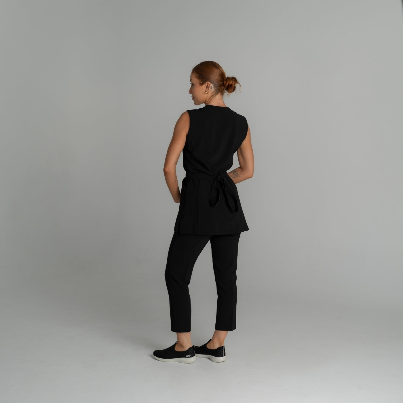 Spa Uniform 17 tunic in Black, back view | Spring Spa Wear