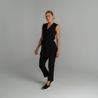Spa Uniform 17 tunic in Black, front detail | Spring Spa Wear