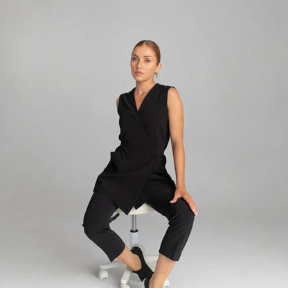 Spa Uniform 17 tunic in Black, front view | Spring Spa Wear